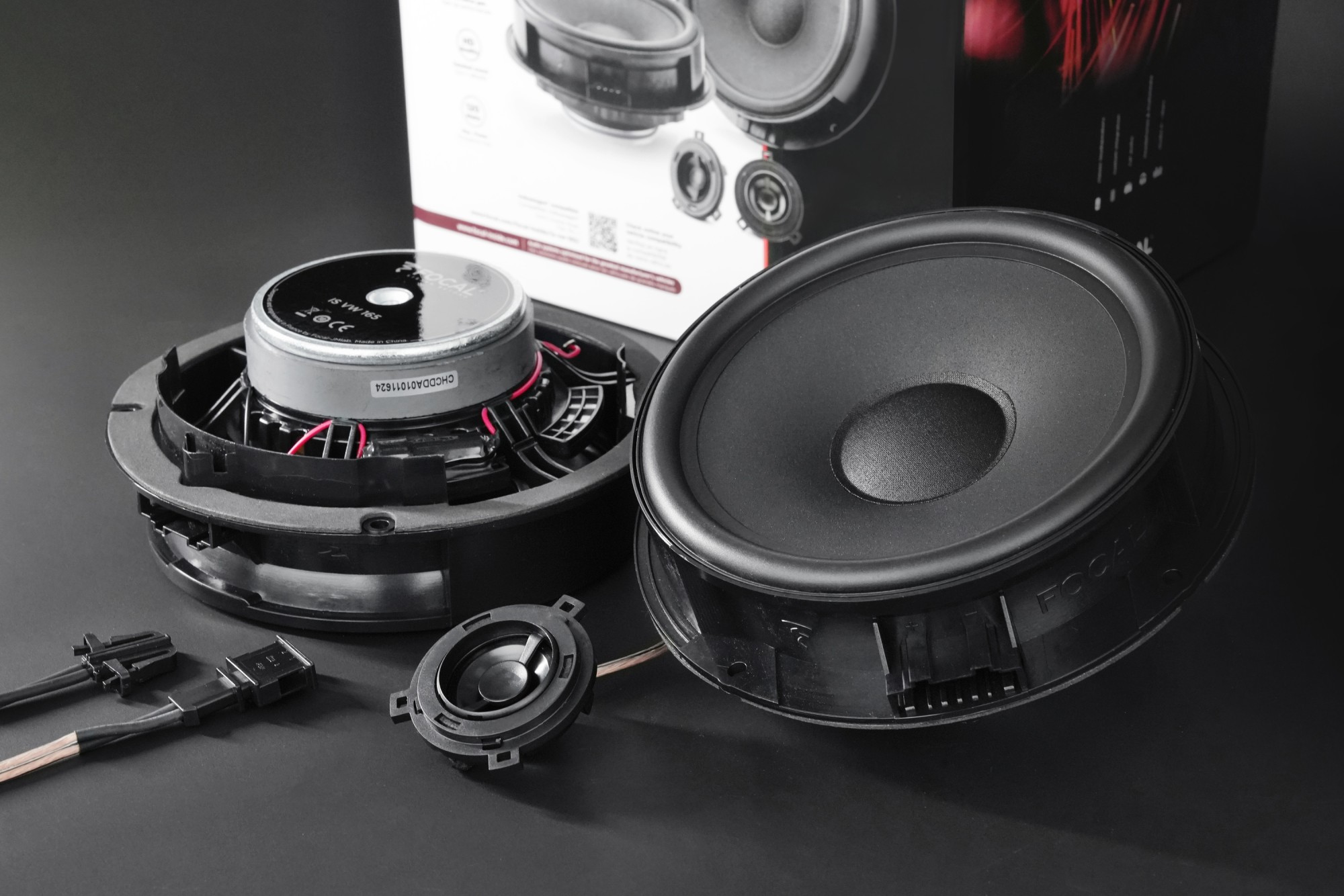 Plug & play reproduktory: pohodlné riešenie, alebo zbytočný kompromis?