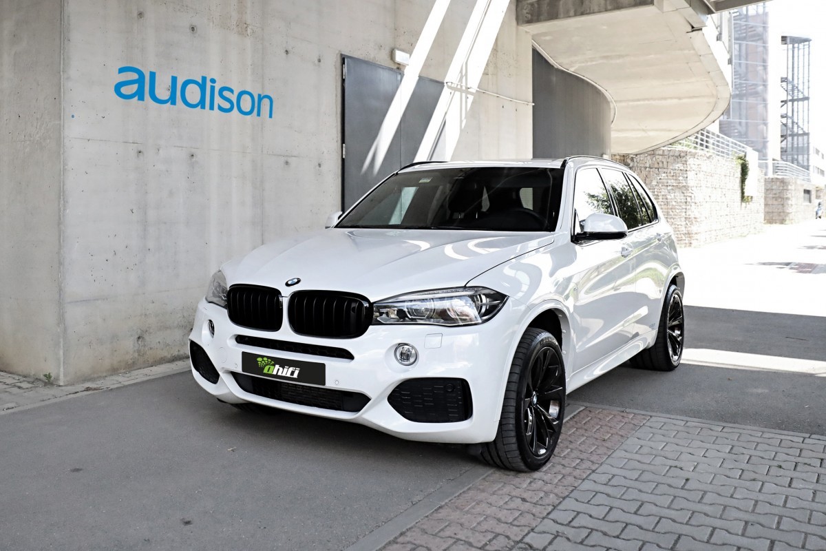 Naša firemná BMW X5 s ozvučením Audison