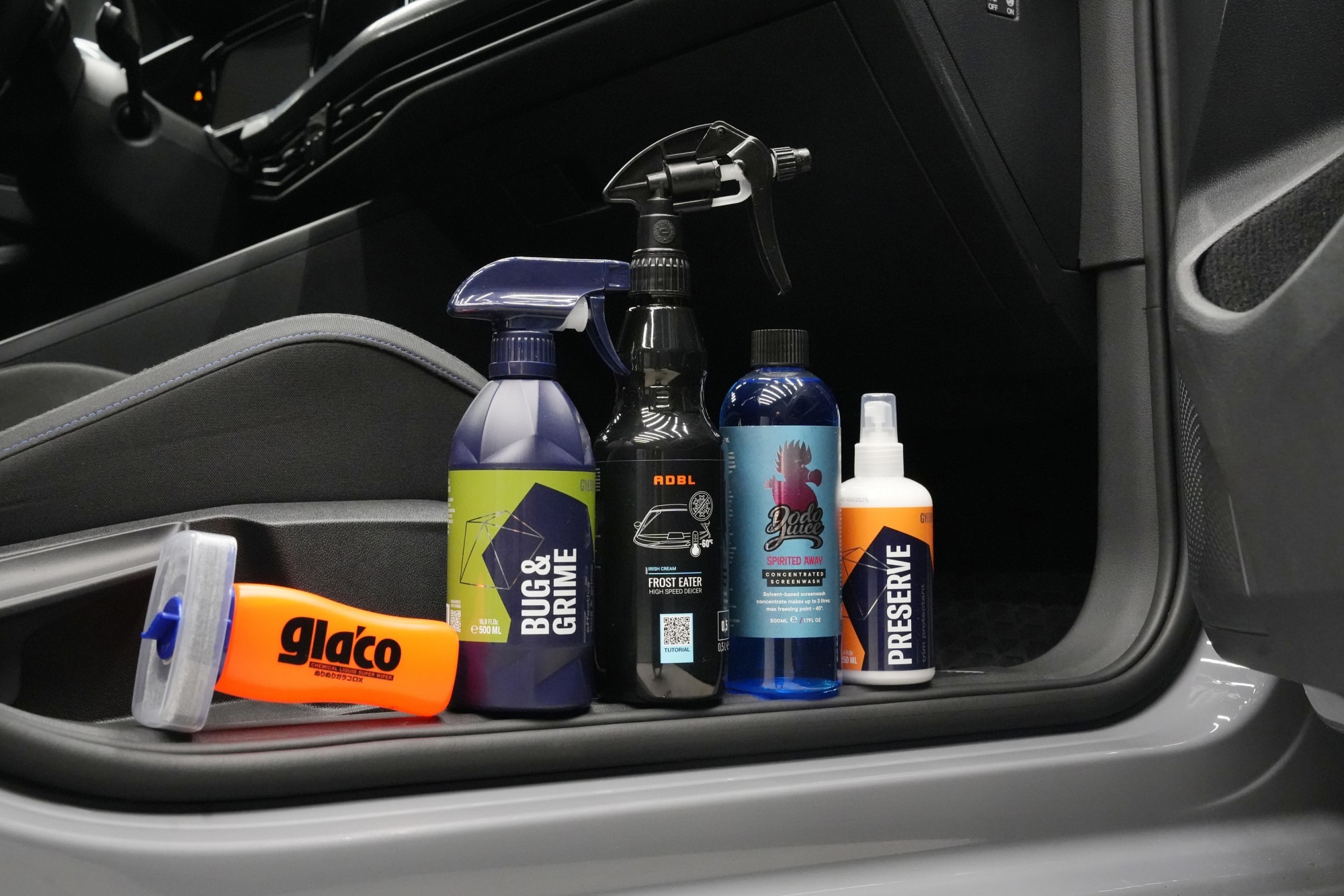 Starostlivosť o auto v zime: 5 pomocníkov, ktorí vám uľahčia život