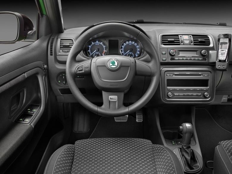 Čo je potrebné k montáži aftermarket autorádia do Škoda Fabia 2 / Roomster?