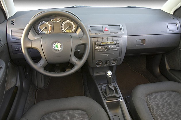 Čo je potrebné k montáži aftermarket autorádia do Škoda Fabia 1?