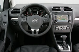 Čo je potrebné k montáži aftermarket autorádia do vozidiel Volkswagen