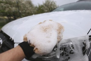 Jarná očista auta po dlhom zimnom období