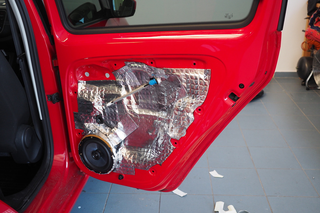 Tlumení zadních dveří Škoda Citigo