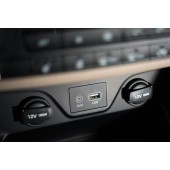 USB + JACK konektor Hyundai