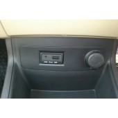 USB + JACK konektor Hyundai