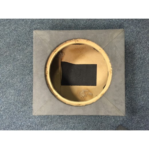 Prázdna ozvučnice Volkswagen Caddy