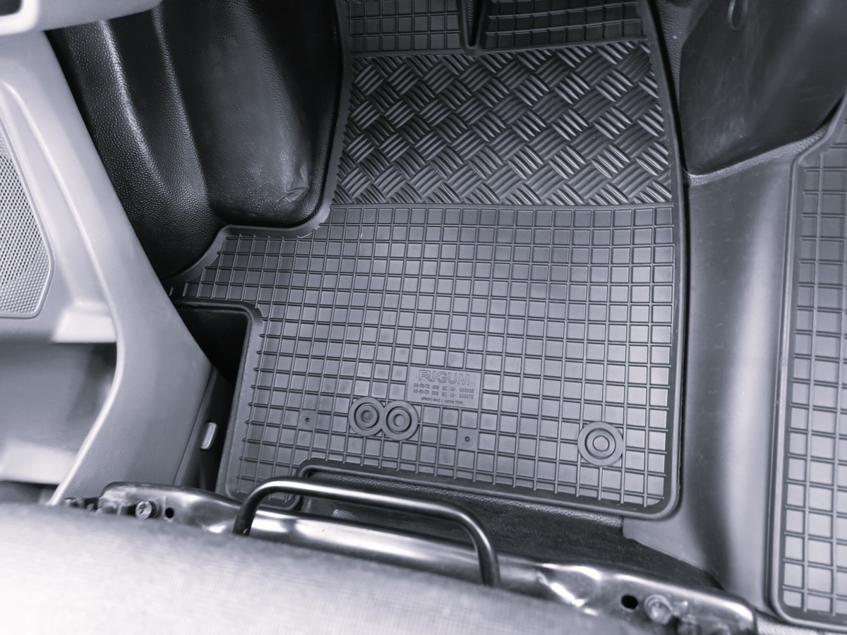 Gumové autokoberce Rigum pre Ford Transit (2014 -)