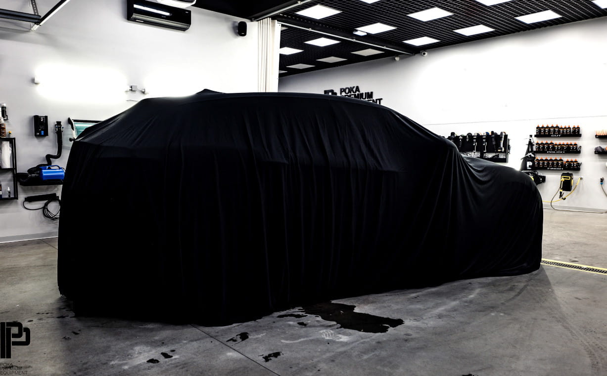 E-shop Ochranná plachta na auto Poka Premium Equipment Premium quality car cover black with welt - Combi / SUV