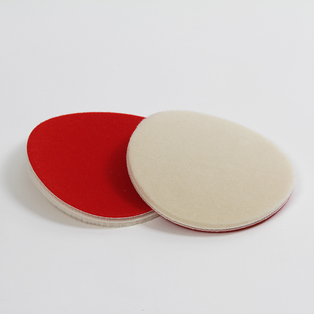 E-shop Leštiaci kotúč z ovčej vlny CarPro Cool Wool Pad - 76 mm