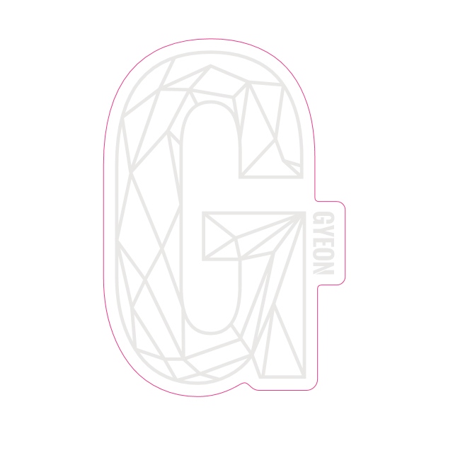 E-shop Samolepka Gyeon G Sticker White (100 mm x 65,6 mm)